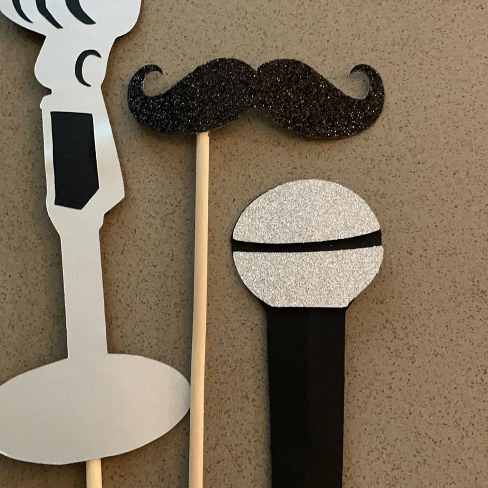 Photo Booth Props - Picture 9 of 11